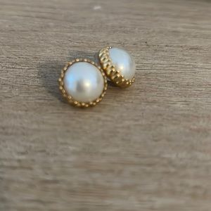 Julie Vos Pearl earrings